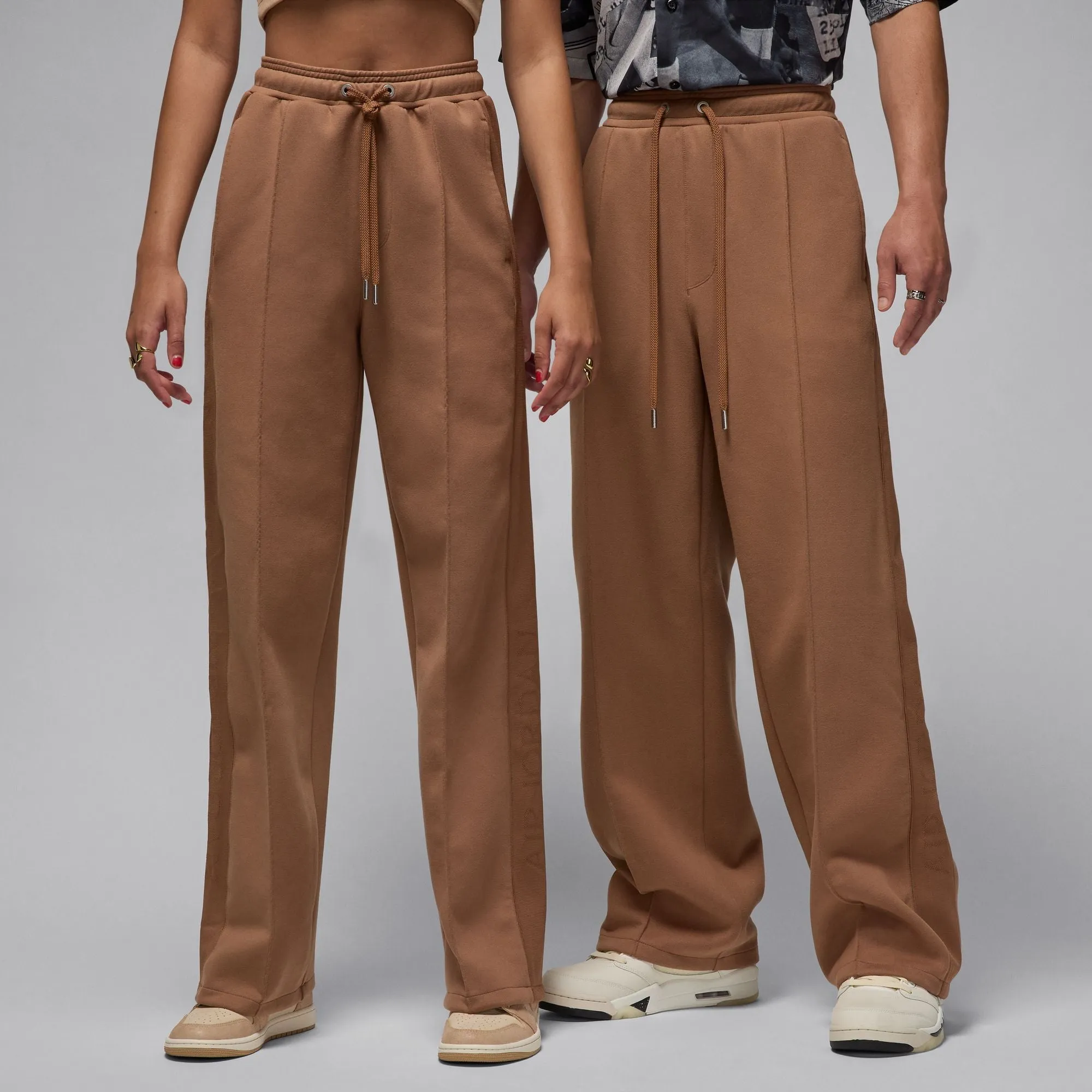 AIR JORDAN PANTS "ARCHAEO BROWN"