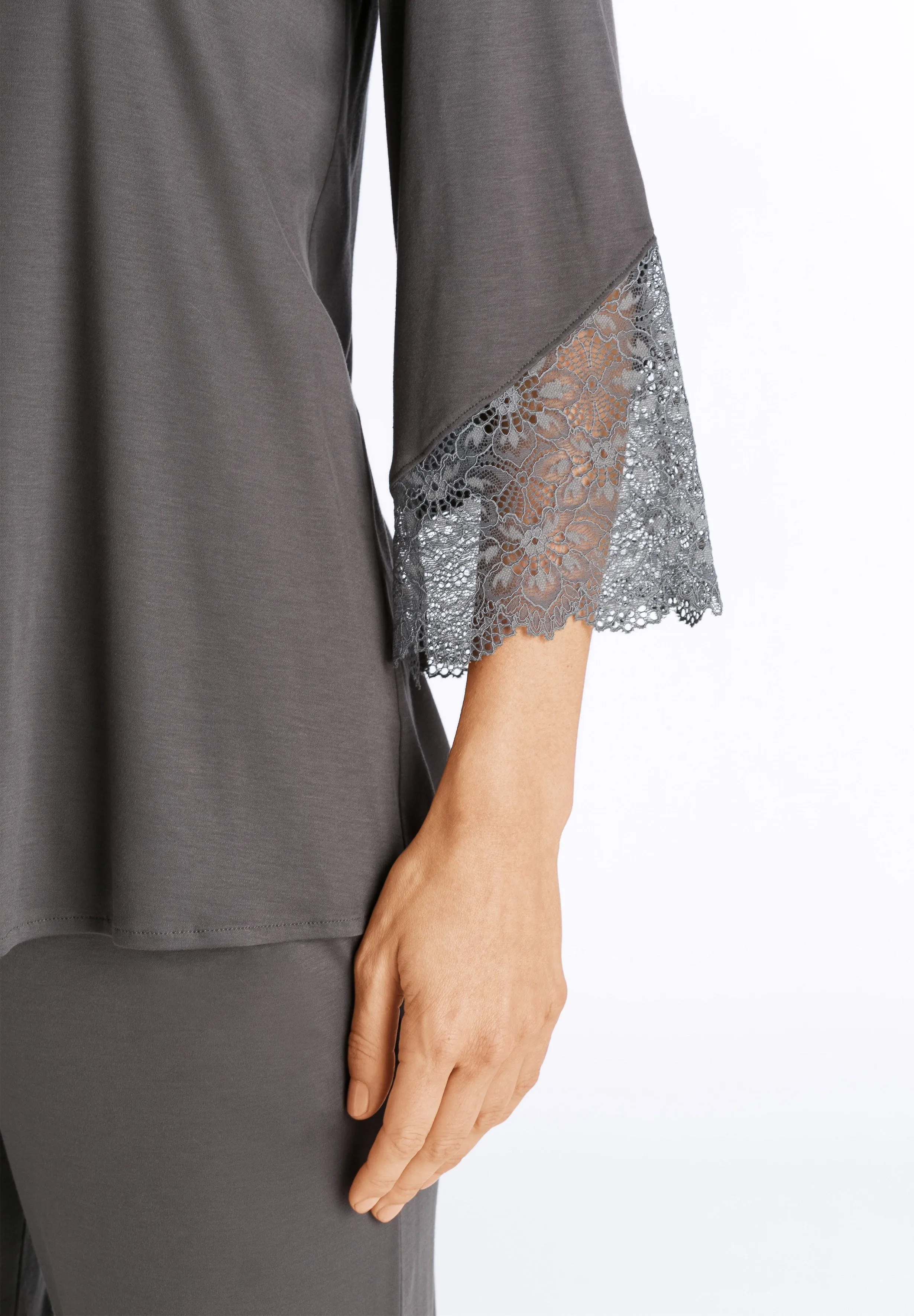 Aria Relaxed Scalloped Lace Blouse | Grey 76661-1704