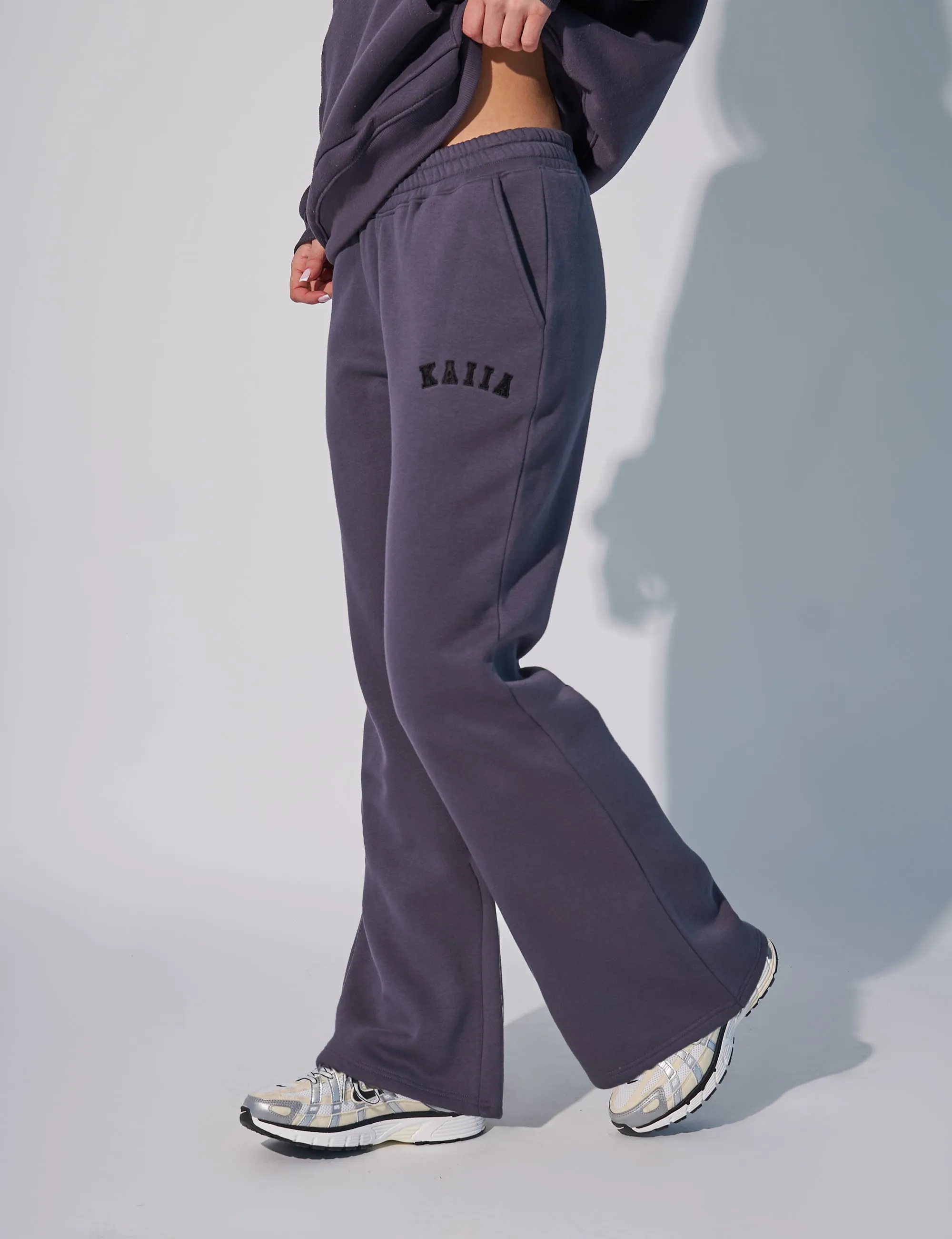 Kaiia Logo Wide Leg Sweat Pants in Dark Grey