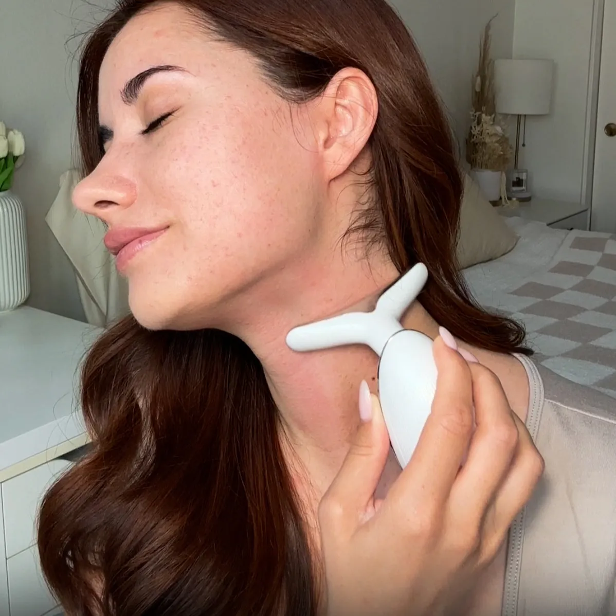 MyoGlow LED Neck Lifting & Glide and Glow Serum