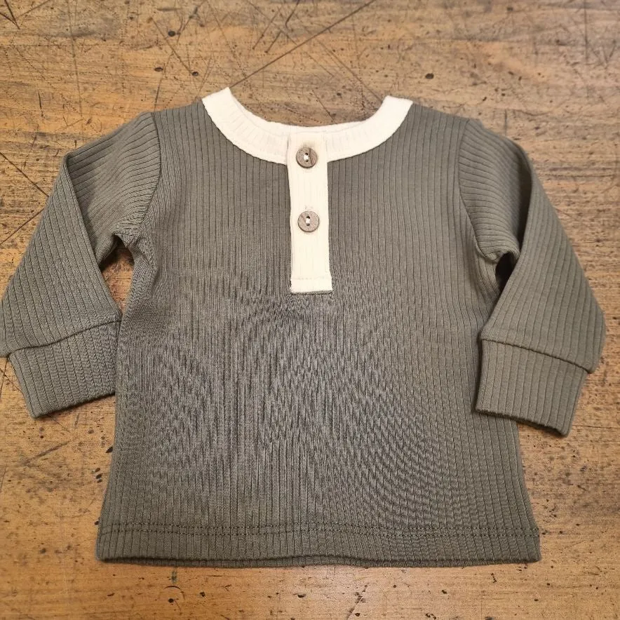 Quincy Mae- Ribbed Long Sleeve Henley