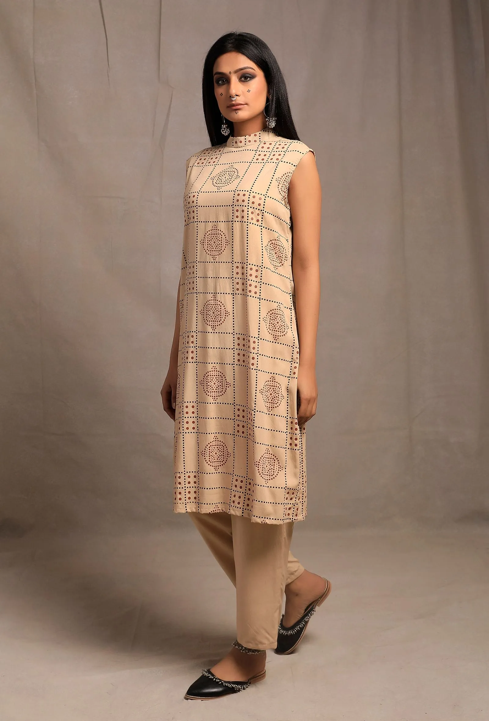 Set of 2: Ecru Hand Block Printed Sleeveless Kurta with Ecru Straight Fit Narrow Pants