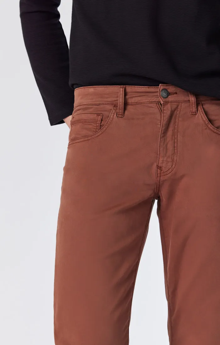 ZACH STRAIGHT LEG PANTS IN DOWNTOWN BROWN TWILL